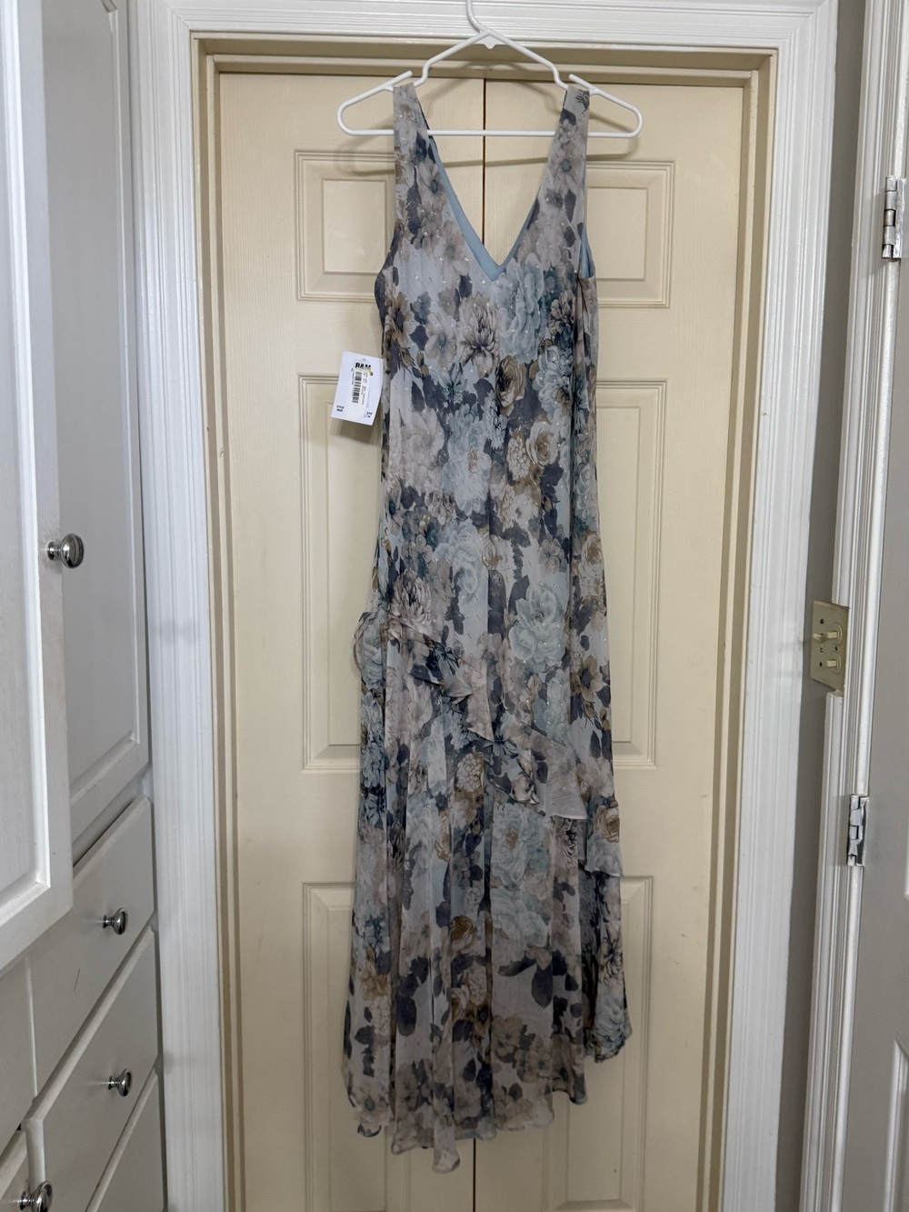 NWT- Floral V-Neck Sleeveless Maxi Dress in Blue Beige